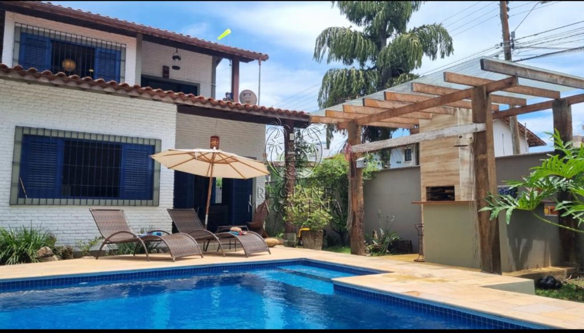 Casa à venda com 3 quartos, 300m² - Foto 1