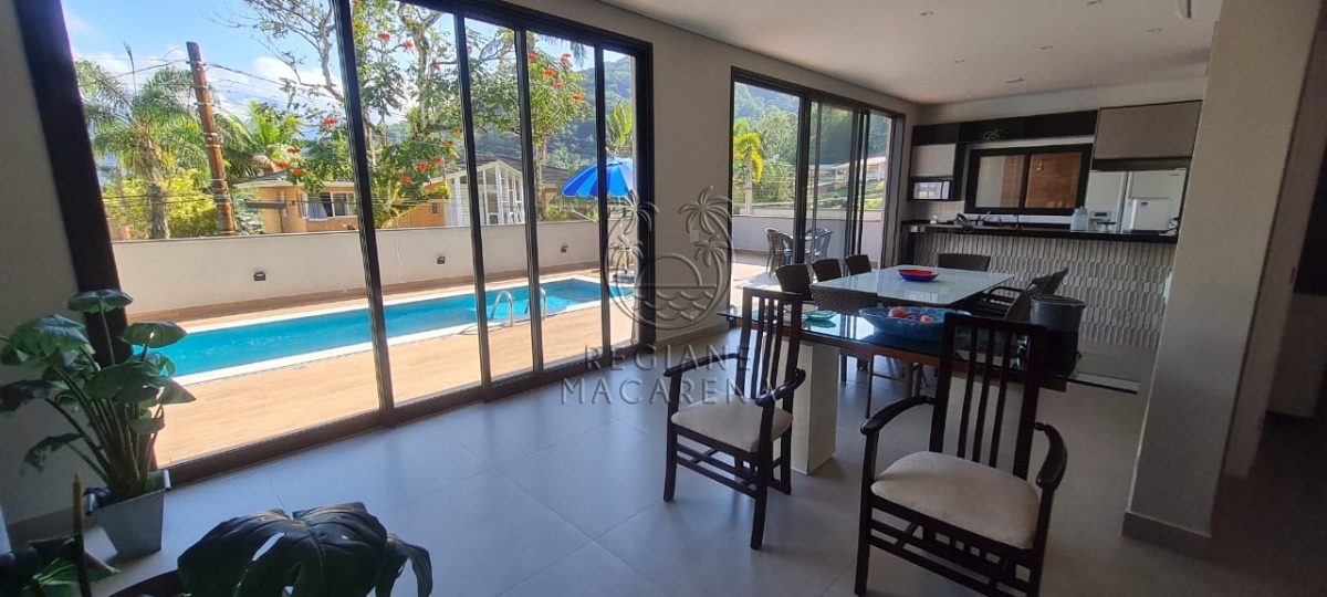 Casa de Condomínio à venda com 4 quartos, 230m² - Foto 1