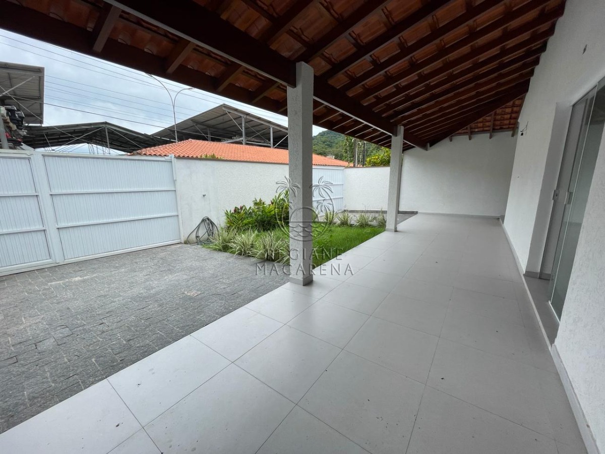 Casa à venda com 3 quartos, 150m² - Foto 2